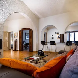 Apartment Town House