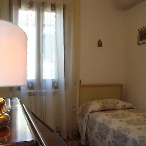 https://ca-pierre.hotelslidodijesolo.com